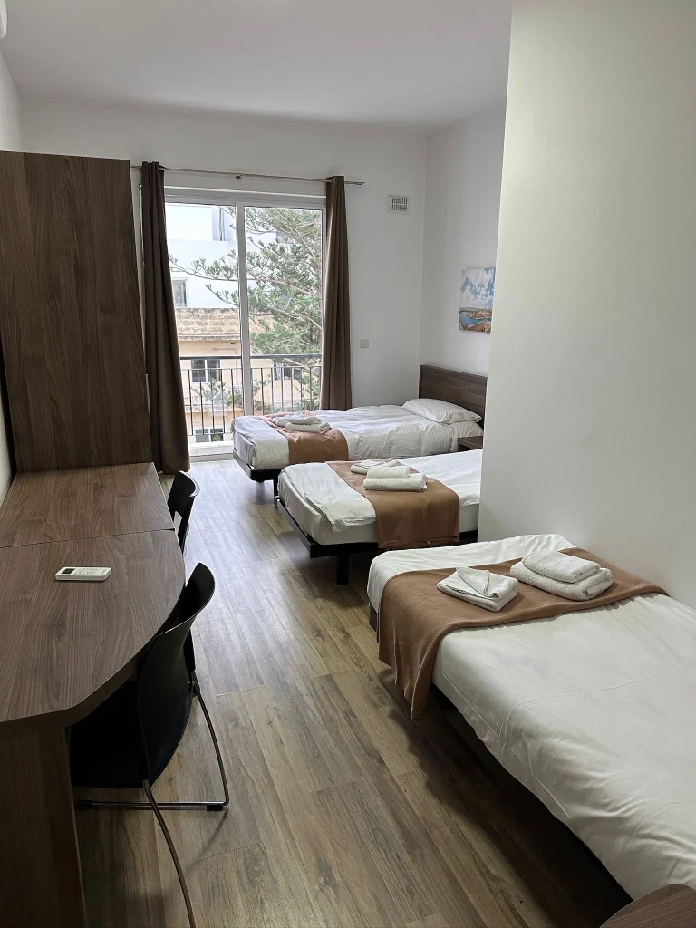 am language konaklama